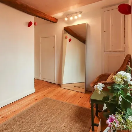 Two Bedroom Flat On Christmas Steps Bristol